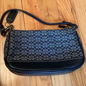 Coach Purse ; Signature Purse
